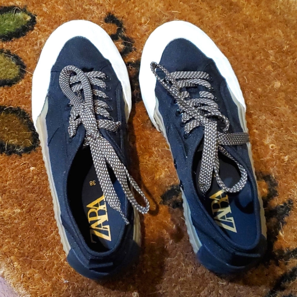 zara sneaker